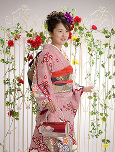冨士写真館ご利用者様花の壁背景赤の絞り振袖写真
