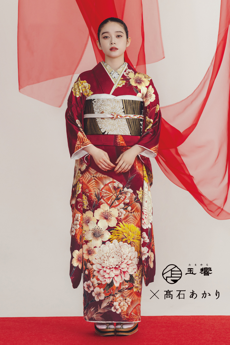 高石あかり着用。成人式振袖レンタル（赤色・古典柄・オーダー）冨士写真館（広島県三原市）